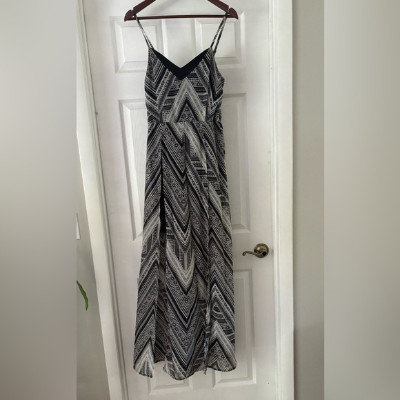 EUC Maxi Dress Size M - Picture 1 of 3